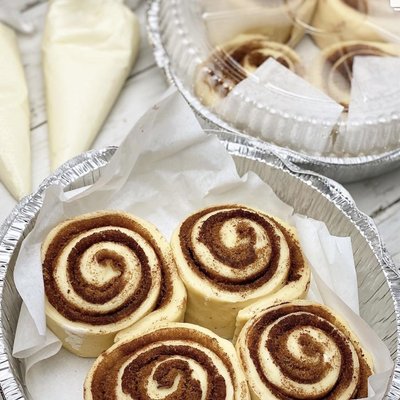 Pre-Order Cinnamon Rolls 4 Large Available 12/16 - 12/24
