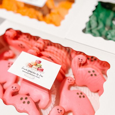 1 dozen. Detailed Dinosaur Macaron 