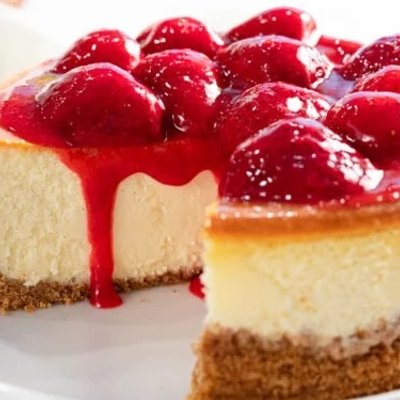 9” Classic cheesecake with strawberry topping