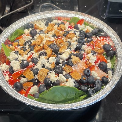 Summer Berry & Mandarin Salad with Grilled Chicken