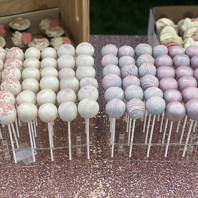 Custom Cake Pops