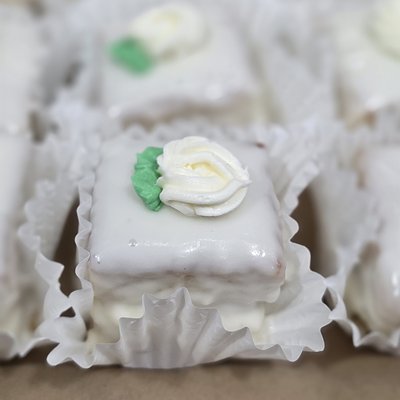 Petite Fours (Dozen)