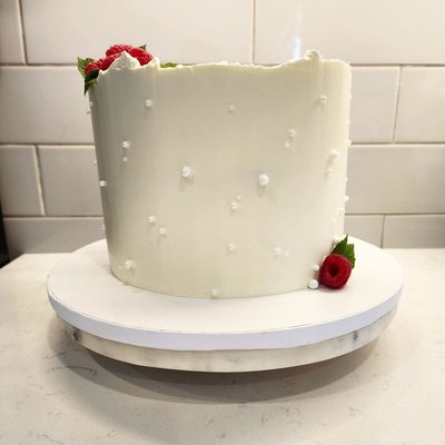 8" Cake (20-24 Servings)
