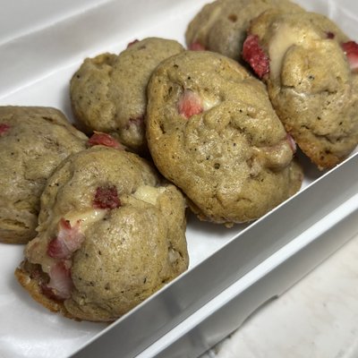 Strawberry Cheesecake Cookies