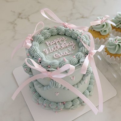 4 in. 2 layer Cake (Serves 4)