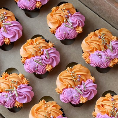 Deluxe Cupcakes- (One Flavor): Specify 2 Colors in Notes