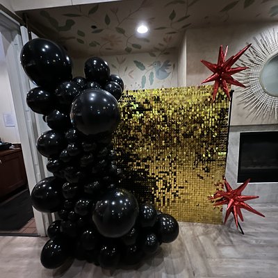 Freestanding Organic Balloon Garland