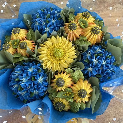 Van Gogh Bouquet - 7 Count Bouquet 