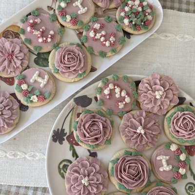 Buttercream Decorated Sugar Cookies