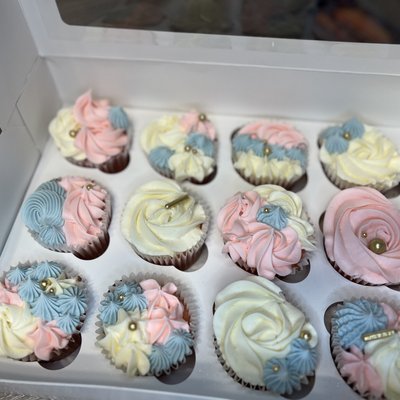 Glam Cupcakes (Dozen)