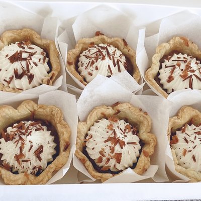 Mini Chocolate Cream Pies