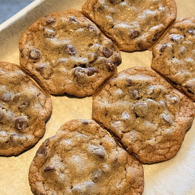 Chocolate Chip Cookies topped w/ Light Sea Salt | 1/2 Dozen (6)