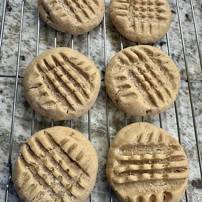 Thick & Chewy Peanut Butter Cookies 12 Pack 