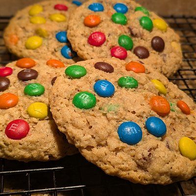 Oatmeal M&M Cookie 