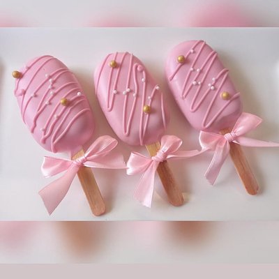 Cakecicles / Cake Popsicles