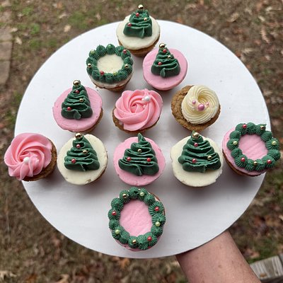 Christmas Dozen Cookie Cups Multiple Designs (or Pick Your Theme)