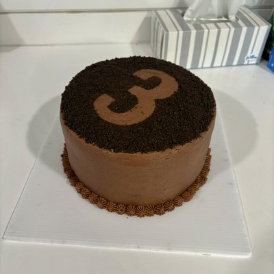8” Diameter Cake (serves 12-16)