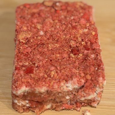 800mg Lyfted Strawberry Crunch Cake Bar