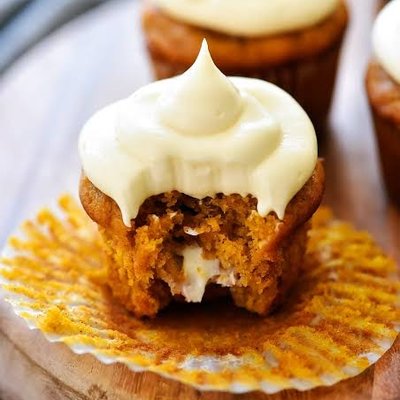 6 Pumpkin Cheesecake Cupcakes 