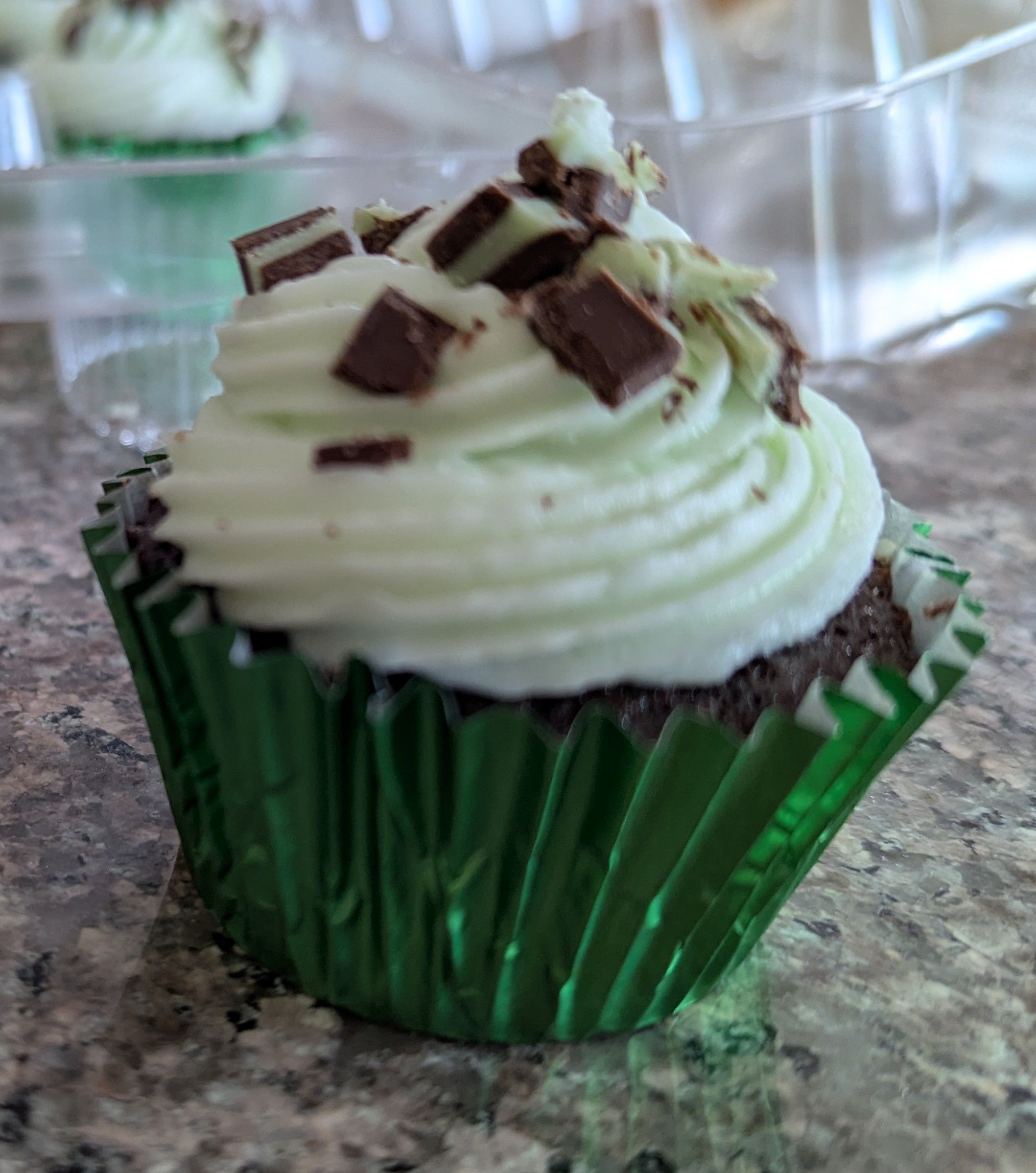 Chocolate Cre'me De Menthe Cupcakes - 4 Count