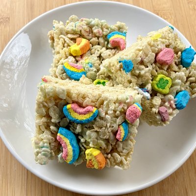 Lucky Charms Rice Crispy Treats 