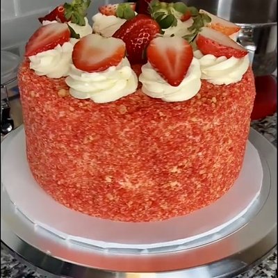 Strawberry Crunch Cake