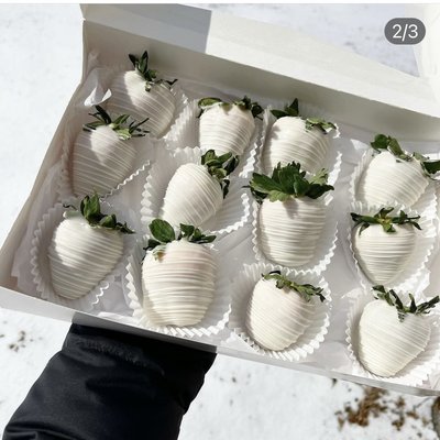 Chocolate Dipped Berries