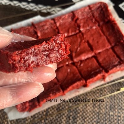 Red Velvet Brownies (9 Squares, 8x8 Pan)