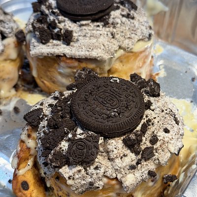 Oreo Protein Cinnamon Roll