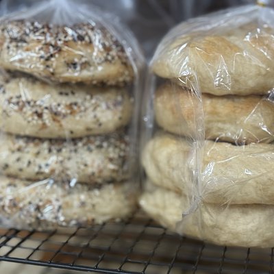 New York Style Sourdough Bagels (4 Pack)