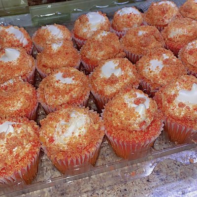 Cupcakes By The Dozen 