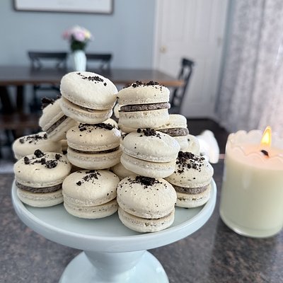 Cookies & Cream Macarons
