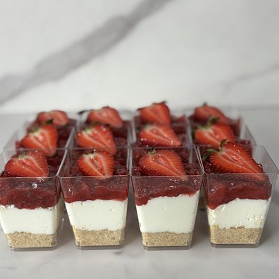 Strawberry cheesecake cups🍓