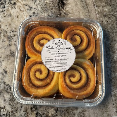 Cinnamon Rolls (4)