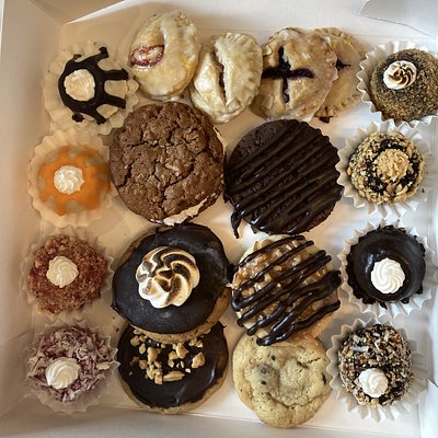 TWISTED SAMPLER BOX