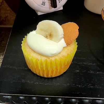 Specialty Cupcakes (12)