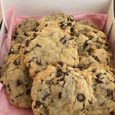 Chocolate Chip Cookie With Or Without Nuts