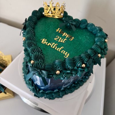 8” Heart Cake 