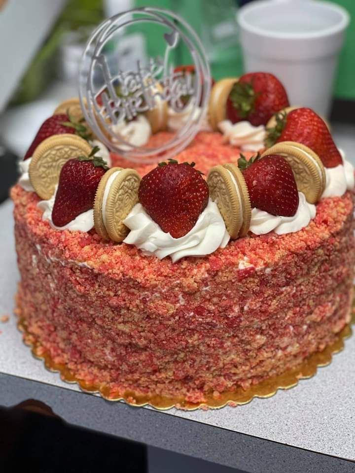 Cheesecake Crunch Cake
