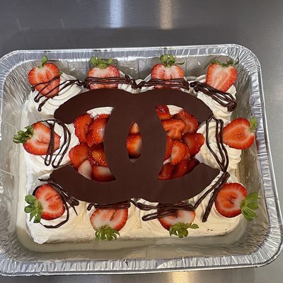 Vanilla Tres Leches Cake With Fresh Strawberries 