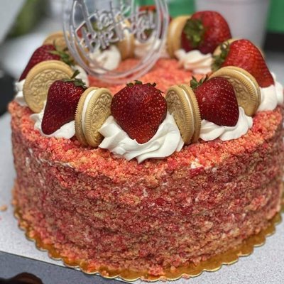 Cheesecake Crunch Cake