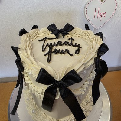 Heart Cake 8 Servings 