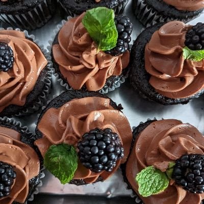Six Cupcakes Of Any Kind