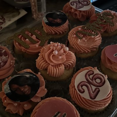 1 Dozen Cupcakes