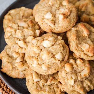 White Chocolate Macadamia Nut (8 Cookies Per Box)