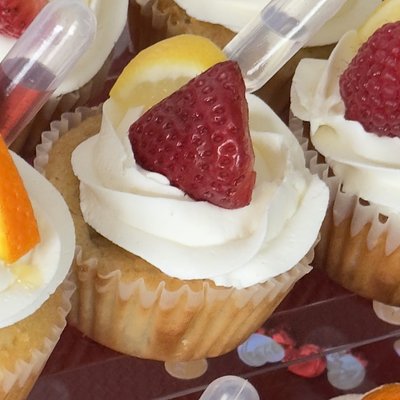 Strawberry Lemonade Daiquiri Cupcake