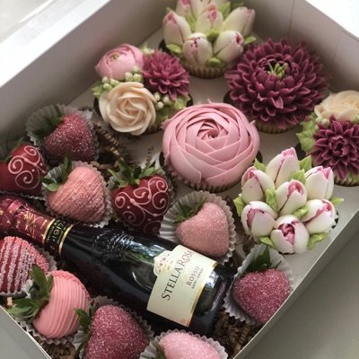 1/2 Dozen Cupcakes + 1 Dozen Choc. Strawberries + Wine
