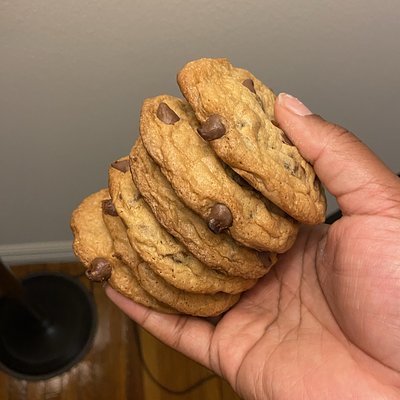 6 Chocolate Chip Cookies