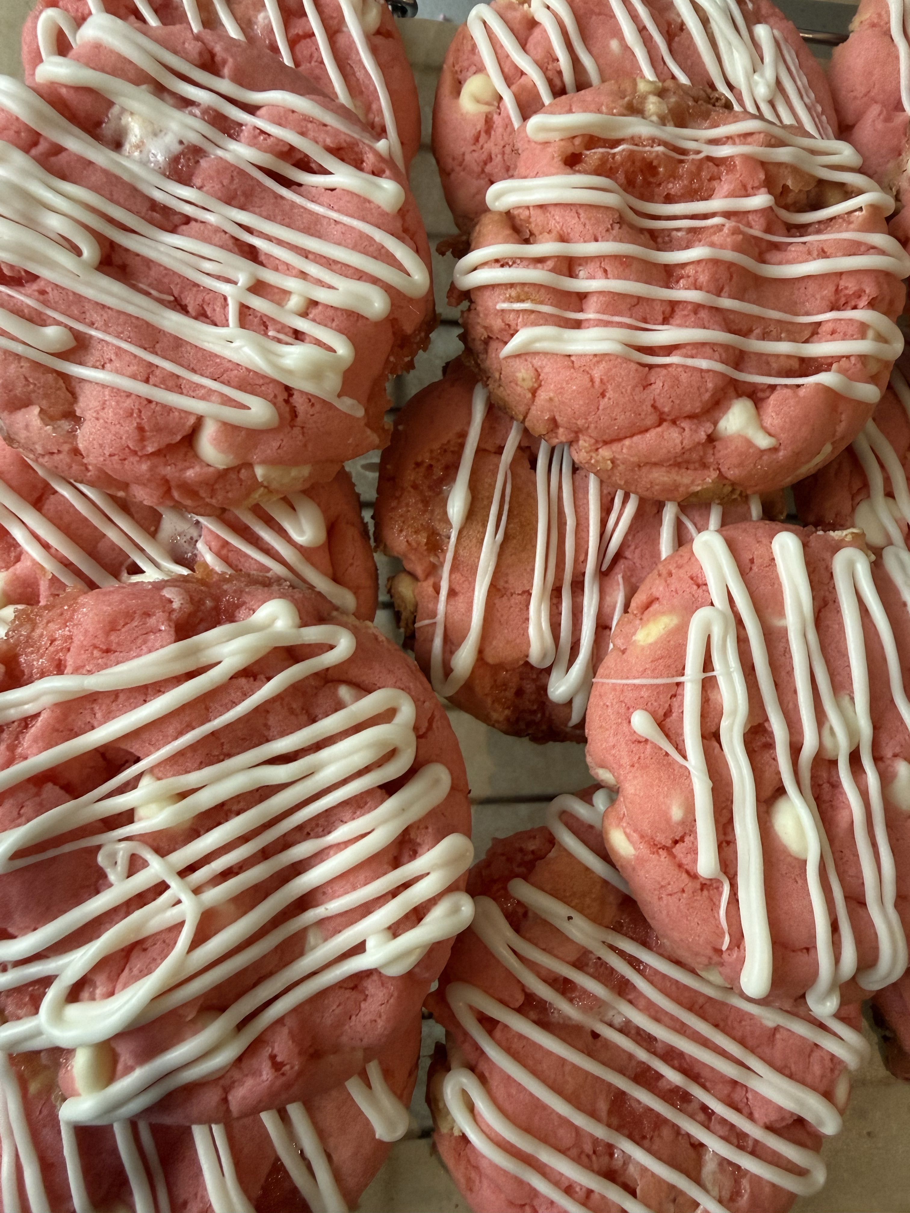 Strawberry S’mores Cookies 