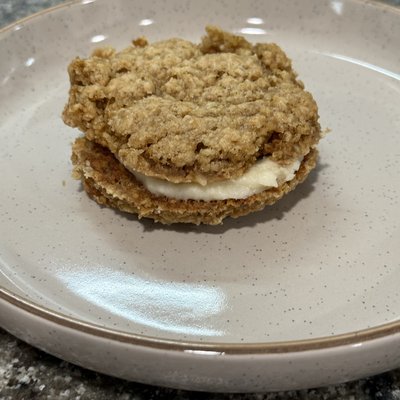 Oatmeal Crème Cookies